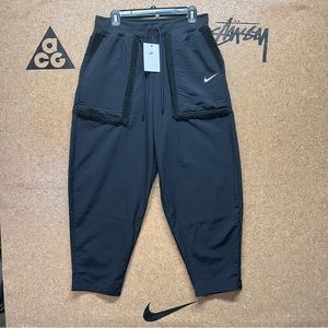 Nike Essential High Rise Black Fleece Jogger pants Womens M